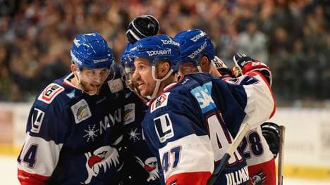 Adler Mannheim v Thomas Sabo Ice Tigers  - DEL Play-offs Quarter Final Game 5