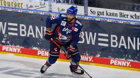  Matthias Plachta trifft für die Adler gegen Nürnberg