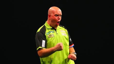 Tief durchatmen: Nach einem schwachen Start kämpft sich Michael van Gerwen in Dortmund eine Runde weiter