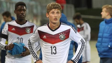 Dren Feka (r.) ist nun Profi