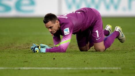 Keeper Raphael Wolf von Werder Bremen am Boden