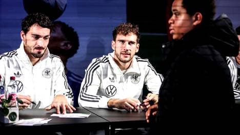 Mats Hummels (l.) und Leon Goretzka fehlen bei der EM