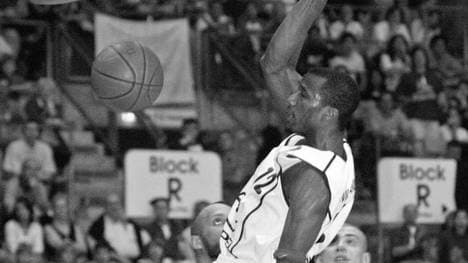 Chris Williams (mitte) spielte von 2003 bis 2005 bei den Skyliners