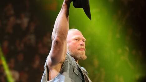 Brock Lesnar nimmt bei WWE seinen Hut