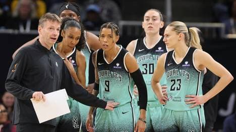 Olaf Lange als Co-Trainer der New York Liberty