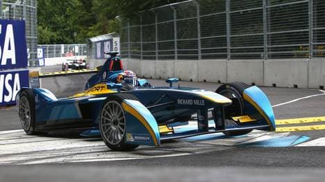 2015 FIA Formula E Visa London ePrix Championship - Day One
