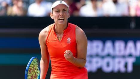 Mertens schlägt auf Rasen zurück