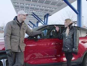 Ein Elektroauto, dass über 1000 km mit nur einer Batterieladung schafft – der Mercedes-Benz Vision EQXX. Wir testen die Reichweitenversprechen der Automobilhersteller und prangern die größten Fehler der Elektromobilität an. Außerdem im Test: der Volvo C40 Recharge Twin Motor.