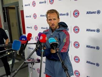 Bayern-Stürmer Harry Kane hat den goldenen Schuh für den besten Torschützen in Europas Top-Ligen gewonnen. Auch beim Ballon d'Or werden ihm gute Chancen zugesprochen.