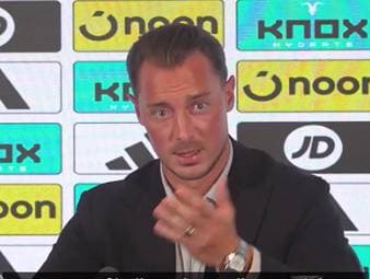 Nach einer starken Anfangsphase bei Newcastle hatte Nick Woltemade im Verlauf der letzten Saison immer mehr zu kämpfen. Der neue Trainer Matthias Jaissle strebt nun einen Neuanfang mit dem deutschen Stürmer an.