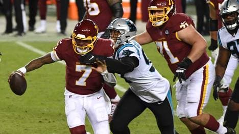 Dwayne Haskins (l.) wurde vom Washington Football Team entlassen
