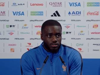 Die Schiedsrichter-Ansetzung für Frankreichs Viertelfinale gegen Marokko sorgt für Erstaunen. Doch Dayot Upamecano will sich davon nicht aus der Ruhe bringen lassen.