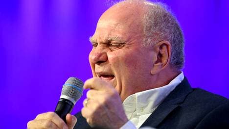 Uli Hoeneß schimpft über die Schiedsrichterleistung