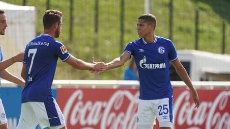 Amine Harit (r.) spielt seit Sommer 2017 für den FC Schalke 04