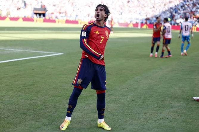 Transferticker: Spaniens WM-Held vor Barca-Abflug?