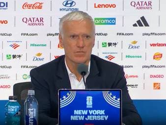 Frankreichs Nationaltrainer Didier Deschamps findet nach dem Achtelfinalsieg gegen Schweden auf der Pressekonferenz lobende Worte für Michael Olise und zieht dabei einen besonderen Vergleich. Bayern-Fans dürfte das zunehmend Angst einjagen. 