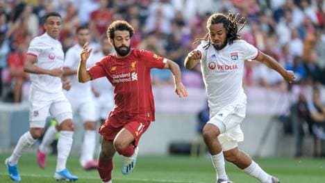 Mohamed Salah (l.) gewann mit dem FC Liverpool