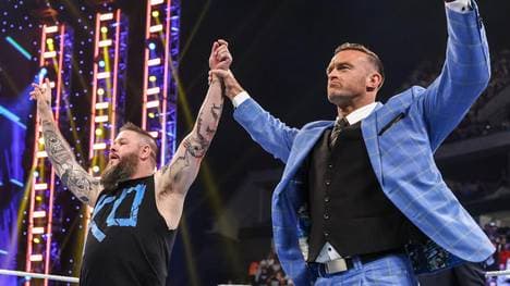 Nick Aldis (r.) und Kevin Owens verstärken WWE SmackDown