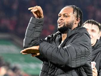 Das steckt hinter dem skurrilen Kobra-Jubel