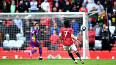 Edinson Cavani traf mit einem Traumtor für Manchester United, für die Vizemeisterschaft  blieb das trotzdem zu wenig