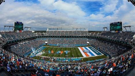 New England Patriots v Miami Dolphins