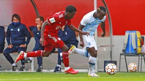 Bayern, BVB und RB buhlen angeblich um Afrika-Juwel Samba Diallo (r.)