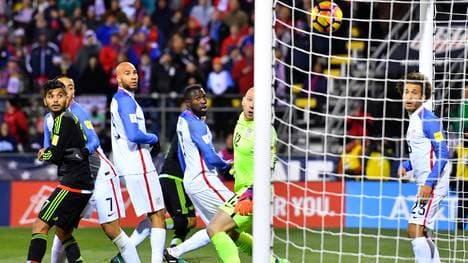 Brad Guzan konnte dem Ball nach Marquez' Kopfball nur hinterherschauen
