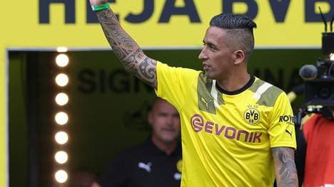 Lucas Barrios wurde zur Saisoneröffnung eingeladen