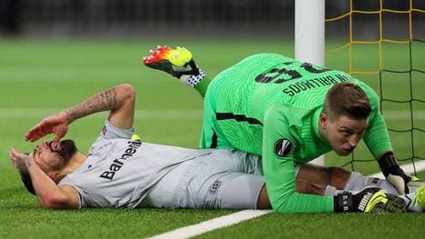 Kerem Demirbay (l.) und Bayer Leverkusen verzweifeln an Young Boys Bern 