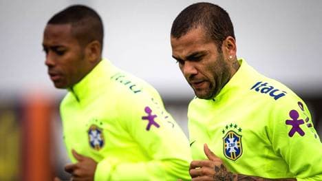Dani Alves (r.) und Robinho im Training