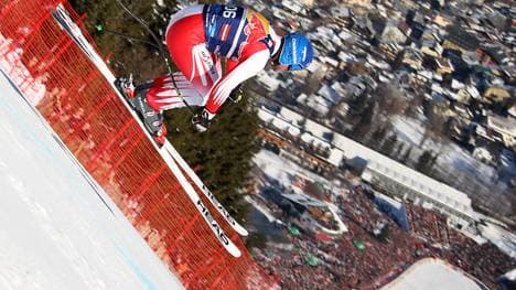 Hans Grugger aus Österreich bei der Abfahrt in Kitzbühel