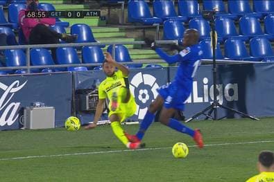 Glatt Rot! Atletico-Profi wird übel umgetreten