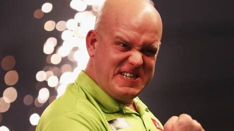 2017 William Hill PDC World Darts Championships - Day Fourteen