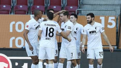 Der FC Augsburg feiert den ersten Sieg dieser Saison