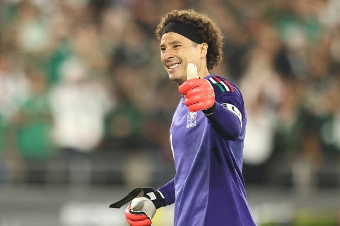 Rekordtorhüter Ochoa fährt zur WM