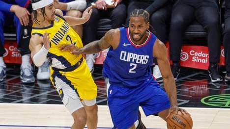 Die LA Clippers sorgen sich um Kawhi Leonard (r.) 