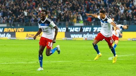 Bakery Jatta (l.) feierte sein Tor ausgelassen