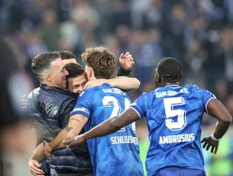 Nach sechs Jahren als Trainer des Karlsruher SC verlässt Christian Eichner im Sommer den Verein. Im exklusiven SPORT1-Interview spricht er unter anderem über seinen Abschied und seine Zukunft. 