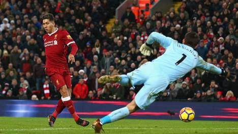 Per No-Look-Tor besorgte Roberto Firmino (l.) das 4:0 für Liverpool gegen Swansea City