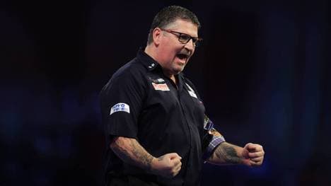 Gary Anderson rang Luke Humphries bei der Darts-WM nieder