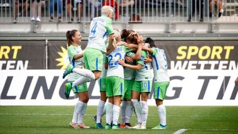 VfL Wolfsburg v SGS Essen - Allianz Frauen Bundesliga