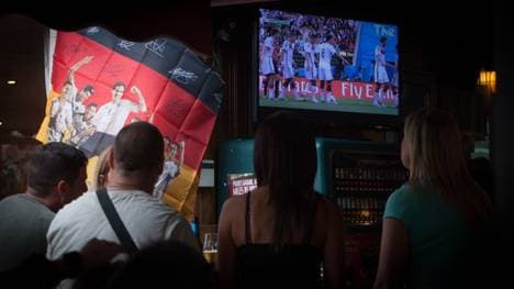 FBL-WC-2014-ESP-GER-FANS