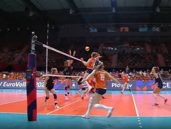 Die deutschen Volleyballerinnen sind bei der EMim Achtelfinale gescheitert. Das Team von Bundestrainer Felix Koslowski verliert gegen die Niederlande mit 1:3 nach Sätzen.