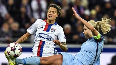 FBL-EUR-C1-WOMEN-LYON-MANCHESTER