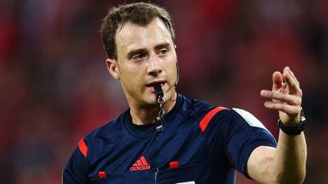 Felix Zwayer pfeift seit 2009 Bundesliga