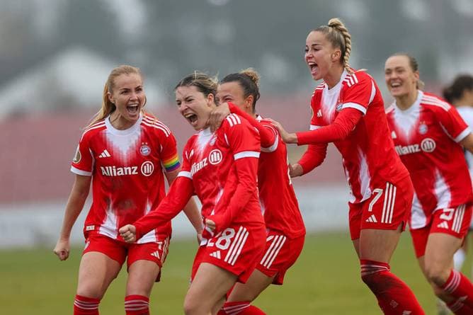 Bayern-Frauen souverän - 17 Jahre altes Talent feiert Debüt