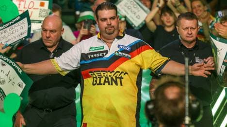 Gabriel Clemens beim Einzug in den Ally Pally