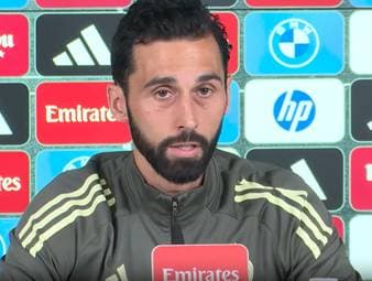 Real Madrid versinkt nach der zweiten titellosen Saison im Chaos. Vor dem Clasico gegen den FC Barcelona versucht Trainer Álvaro Arbeloa, die Brände zu löschen und die Wogen zu glätten.
