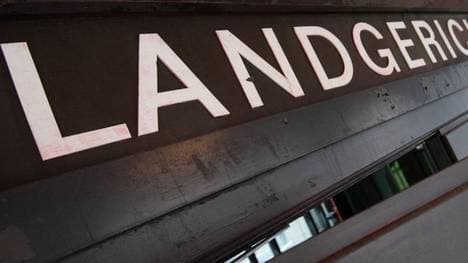 Das Gericht hielt fest: Das Rechtsfahrgebot einzuhalten, sei eine grundlegende und wichtige Sorgfaltsanforderung im Straßenverkehr.