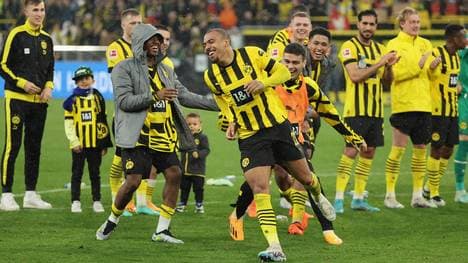 So ausgelassen feierten die BVB-Stars nach dem Sieg im Topspiel